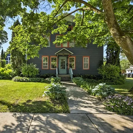 Sturgeon Bay Retreat Near Downtown And Sunset Park! Apartment